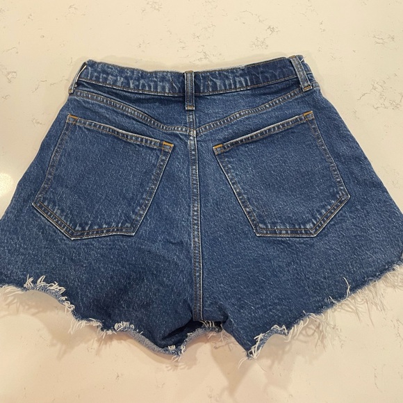 Abercrombie 90s relaxed cut off high rise jean shorts - Picture 2 of 3